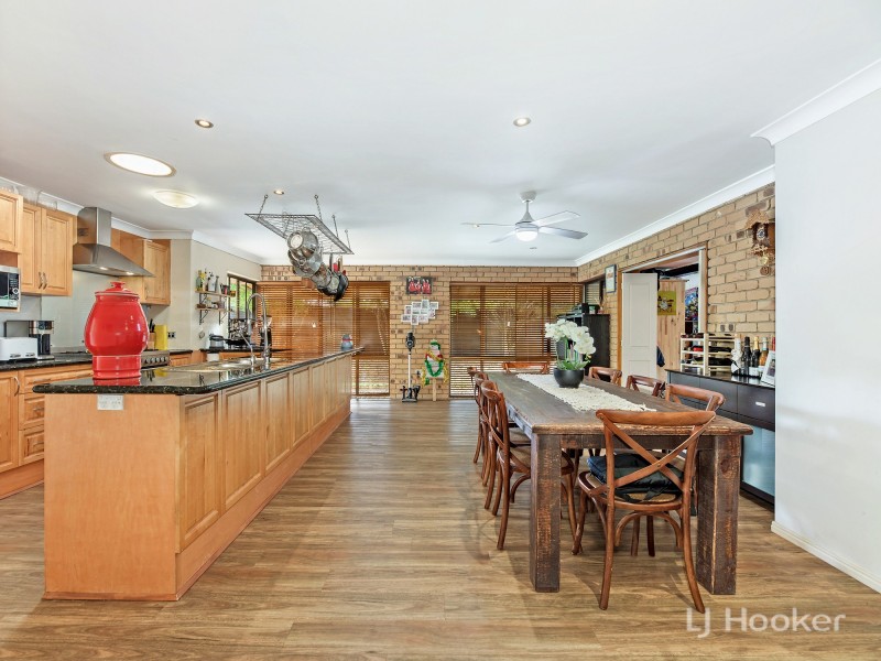 97 Theuerkaufs Rd, Fairney View QLD 4306