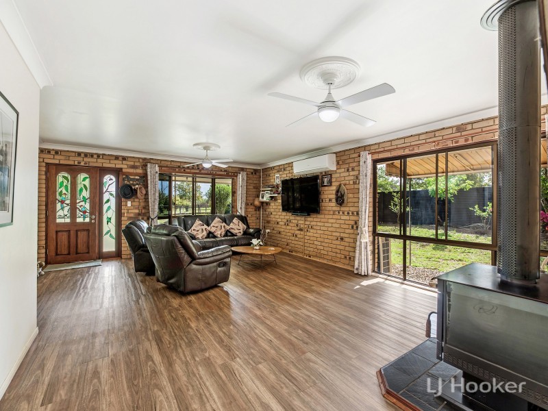 97 Theuerkaufs Rd, Fairney View QLD 4306