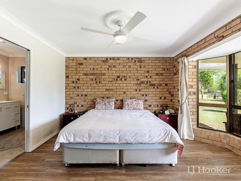 97 Theuerkaufs Rd, Fairney View QLD 4306