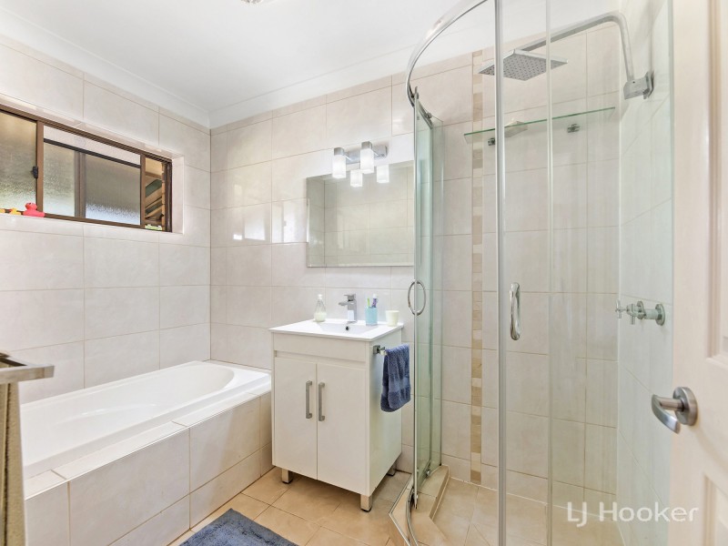 97 Theuerkaufs Rd, Fairney View QLD 4306