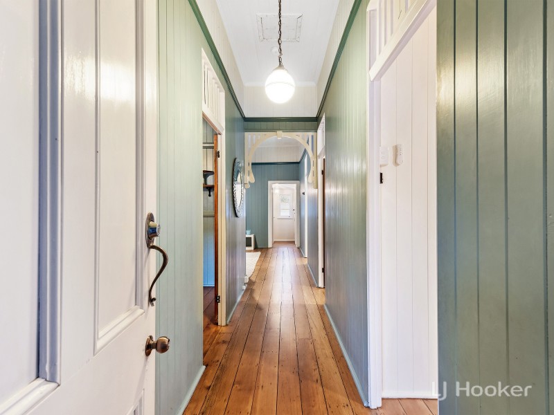 139 Blackstone Road, Silkstone QLD 4304