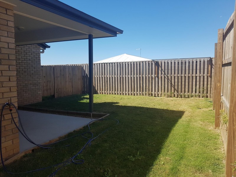 2/2 Rosella Way, Deebing Heights QLD 4306