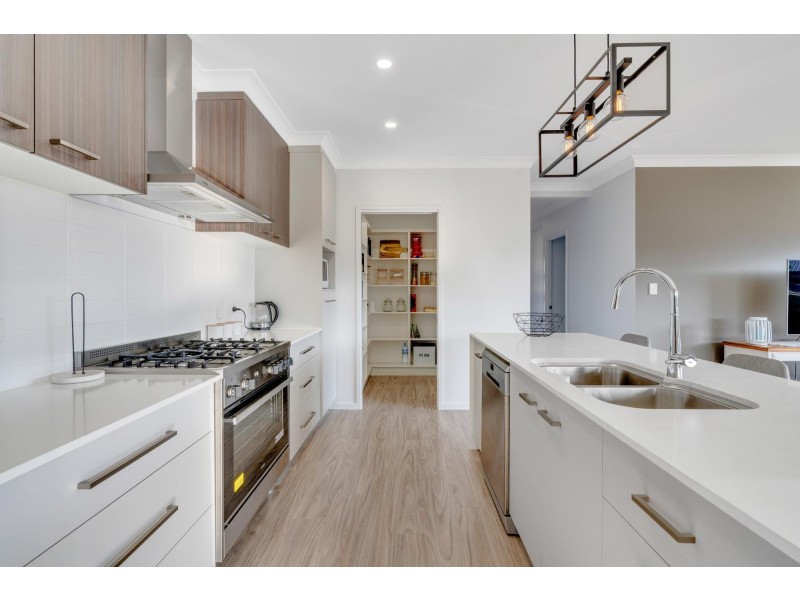 36 Vassallo Drive, Rosewood QLD 4340