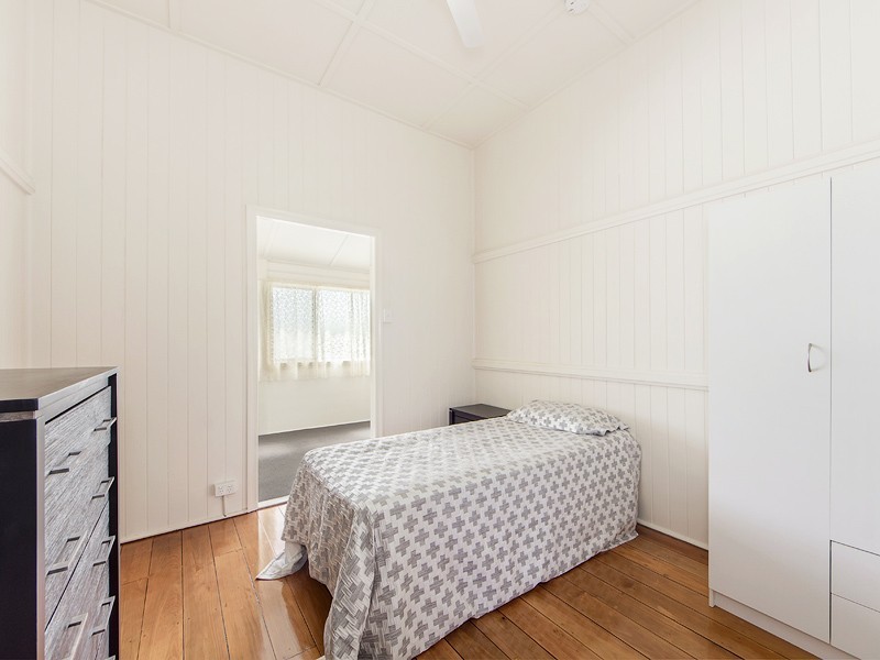 95 Cemetery Road, Raceview QLD 4305