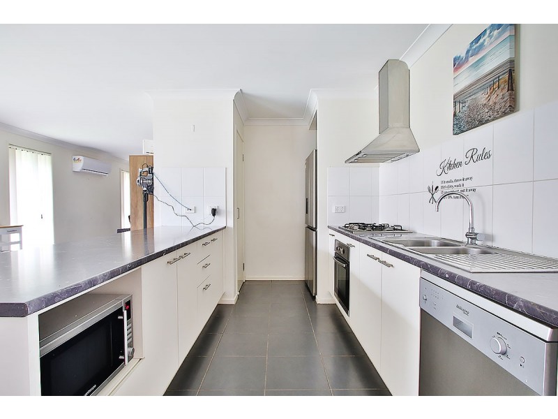 10 Parkwood St, Fernvale QLD 4306