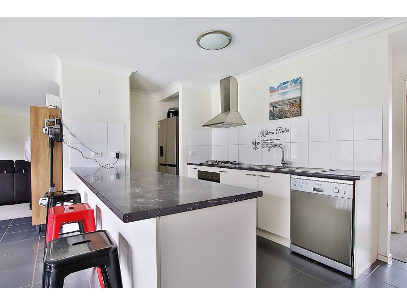 10 Parkwood St, Fernvale QLD 4306