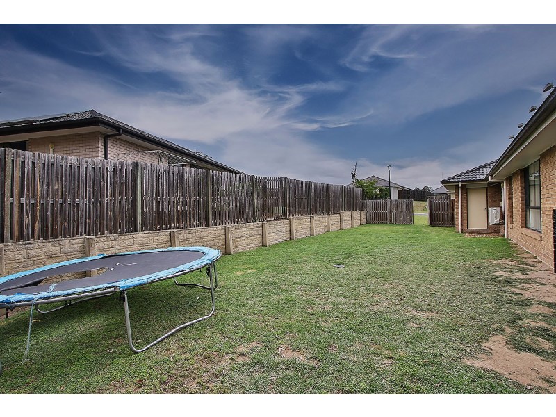 10 Parkwood St, Fernvale QLD 4306