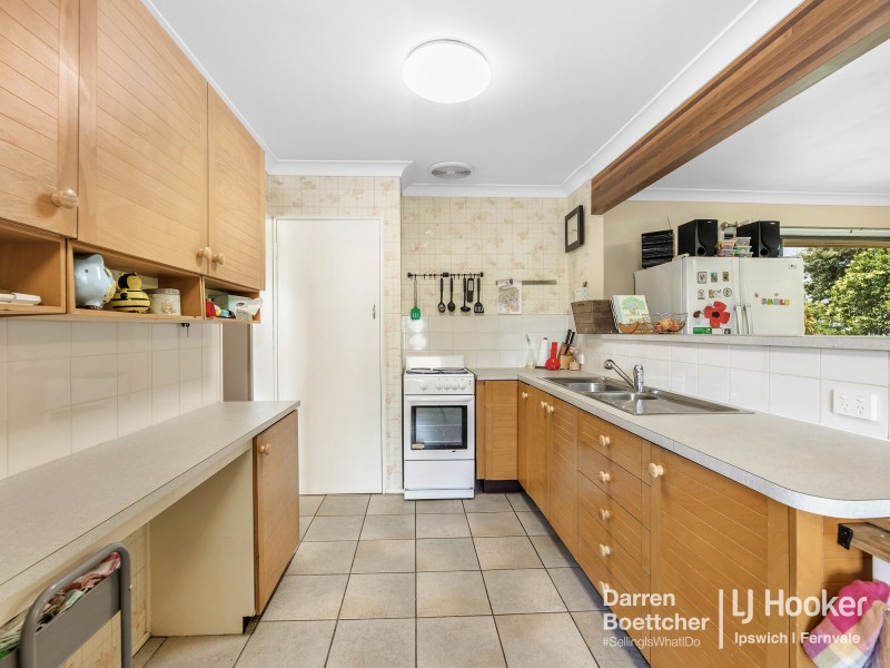 3 Loveanius Street, Silkstone QLD 4304