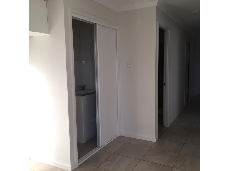 1/6 Moonie Crescent, Brassall QLD 4305