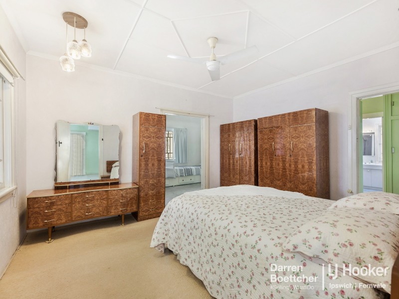 211 Blackstone Road, Silkstone QLD 4304