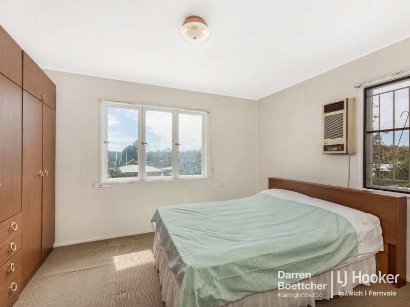 211 Blackstone Road, Silkstone QLD 4304