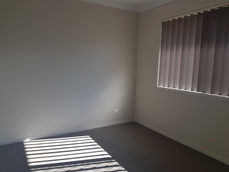 13 Wallace Street, Walloon QLD 4306