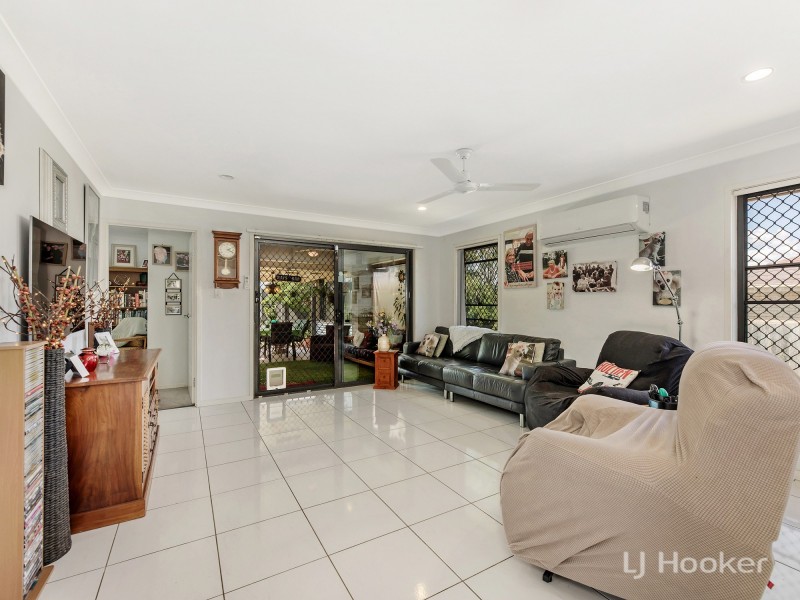 8 Harrier Place, Lowood QLD 4311