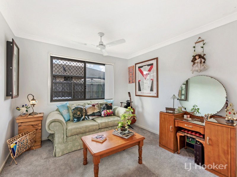 8 Harrier Place, Lowood QLD 4311