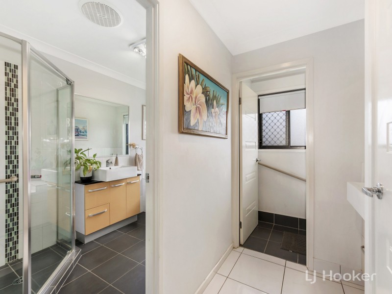 8 Harrier Place, Lowood QLD 4311