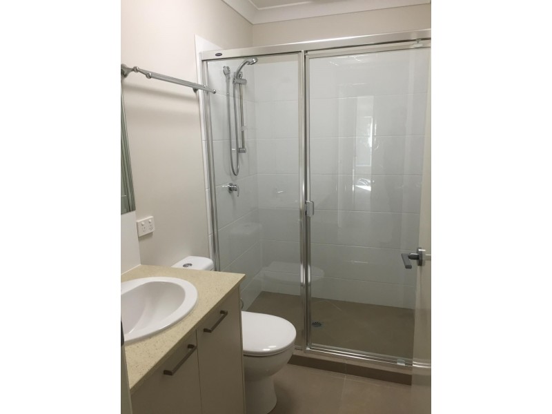 2/47 Eucalyptus Crescent, Ripley QLD 4306