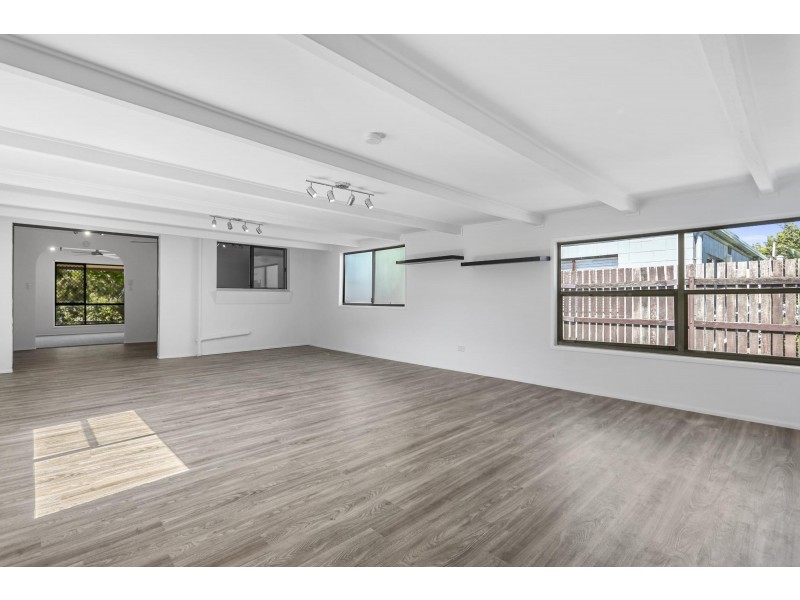 6 STOCKS LANE, Walloon QLD 4306