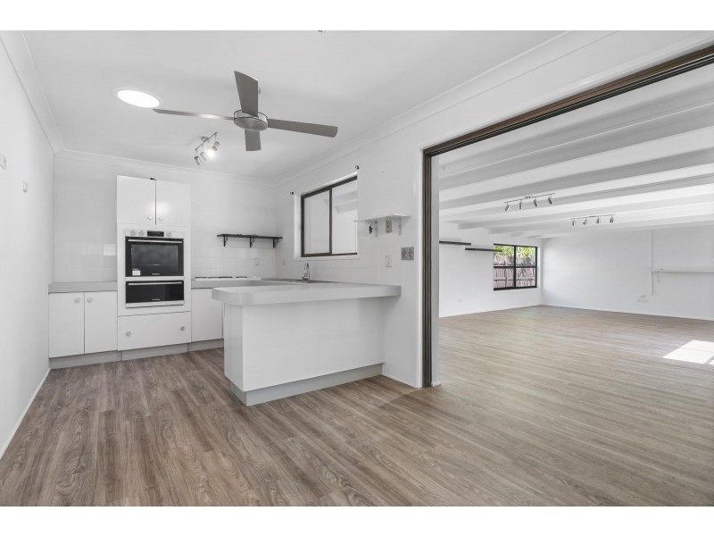 6 STOCKS LANE, Walloon QLD 4306