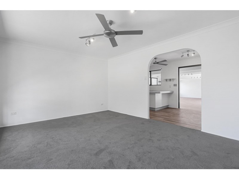 6 STOCKS LANE, Walloon QLD 4306