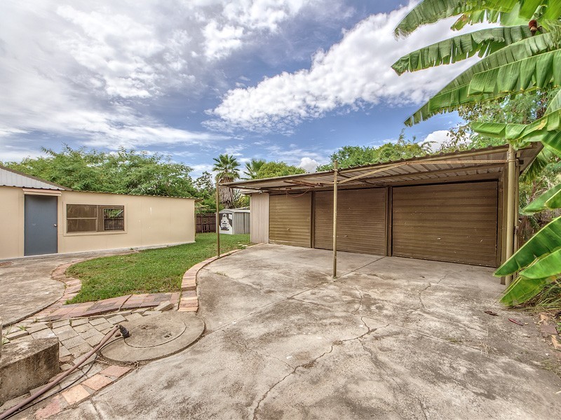 6 STOCKS LANE, Walloon QLD 4306