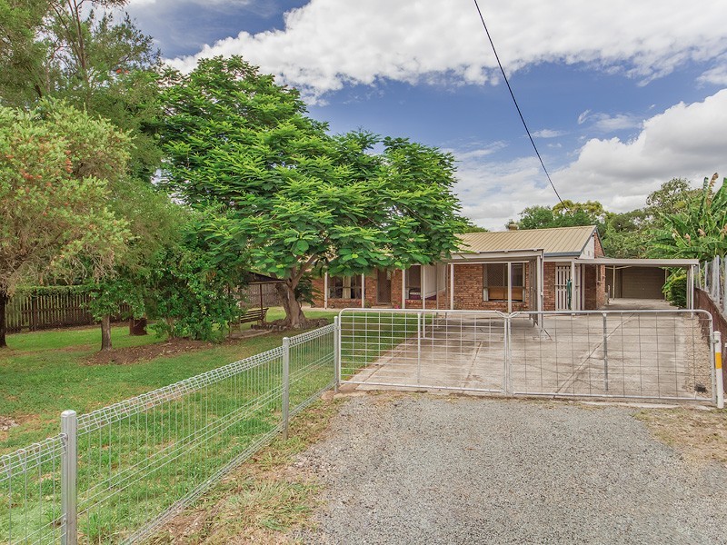 6 STOCKS LANE, Walloon QLD 4306