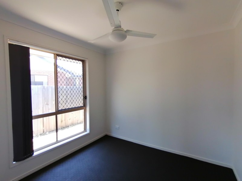 1/3 Robert Place, Yamanto QLD 4305
