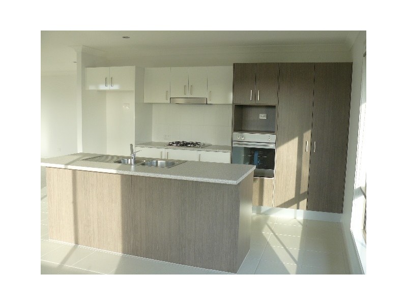 36 Peregrine Drive, Lowood QLD 4311