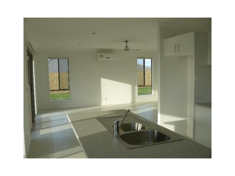 36 Peregrine Drive, Lowood QLD 4311