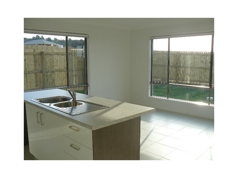 36 Peregrine Drive, Lowood QLD 4311