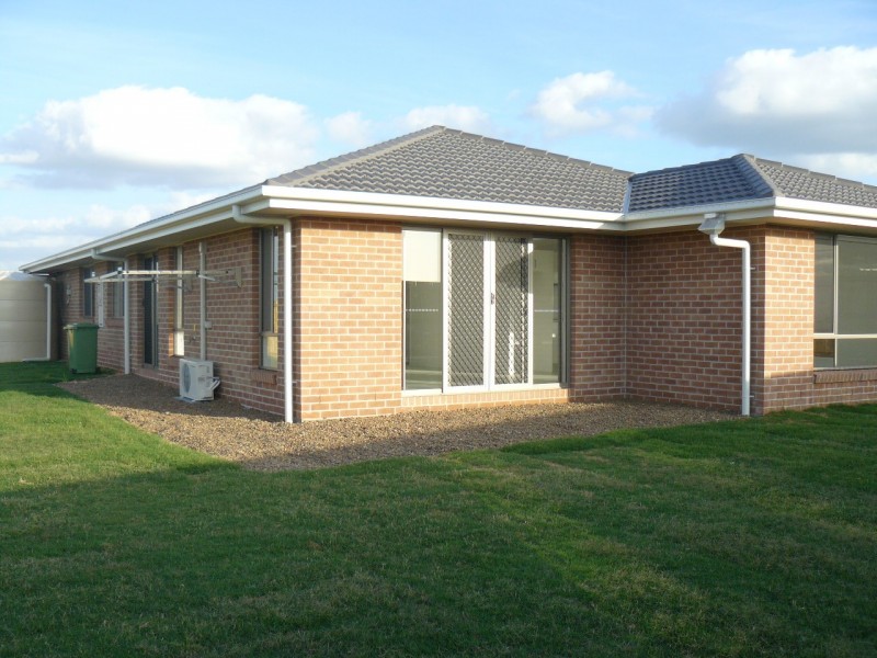 36 Peregrine Drive, Lowood QLD 4311