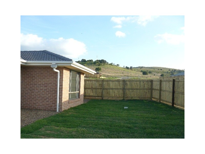 36 Peregrine Street, Lowood QLD 4311