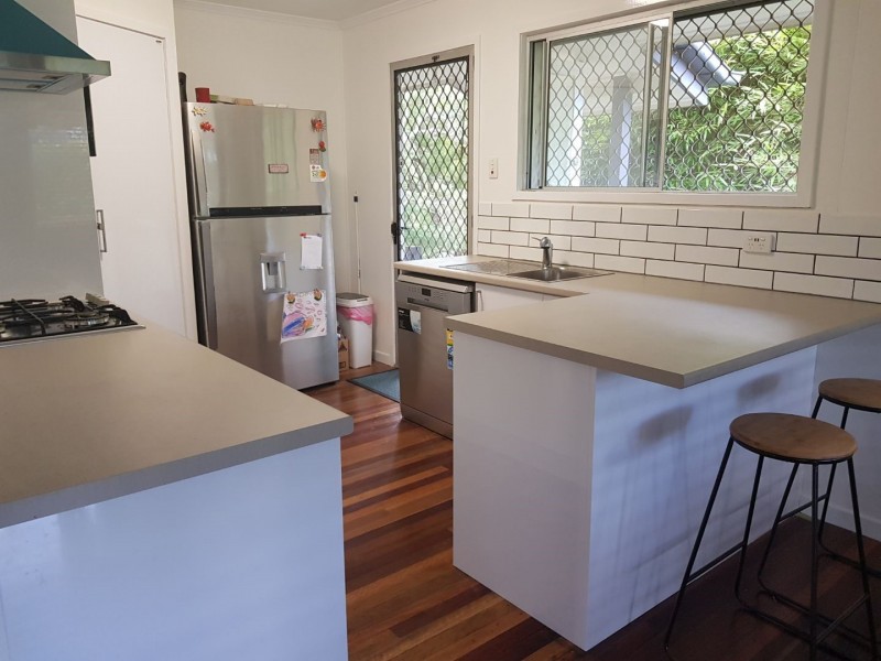 27 Flinders Street, Leichhardt QLD 4305