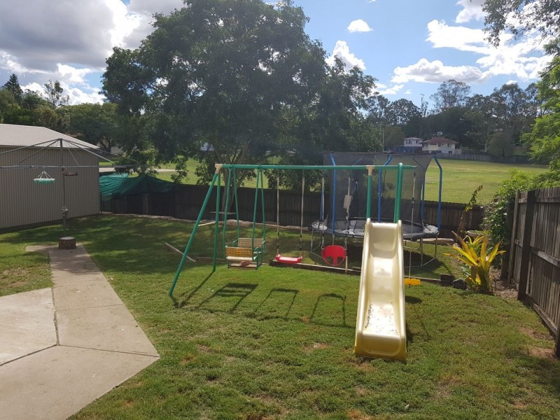 27 Flinders Street, Leichhardt QLD 4305