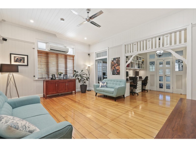 3 BRISBANE ROAD, Newtown QLD 4305