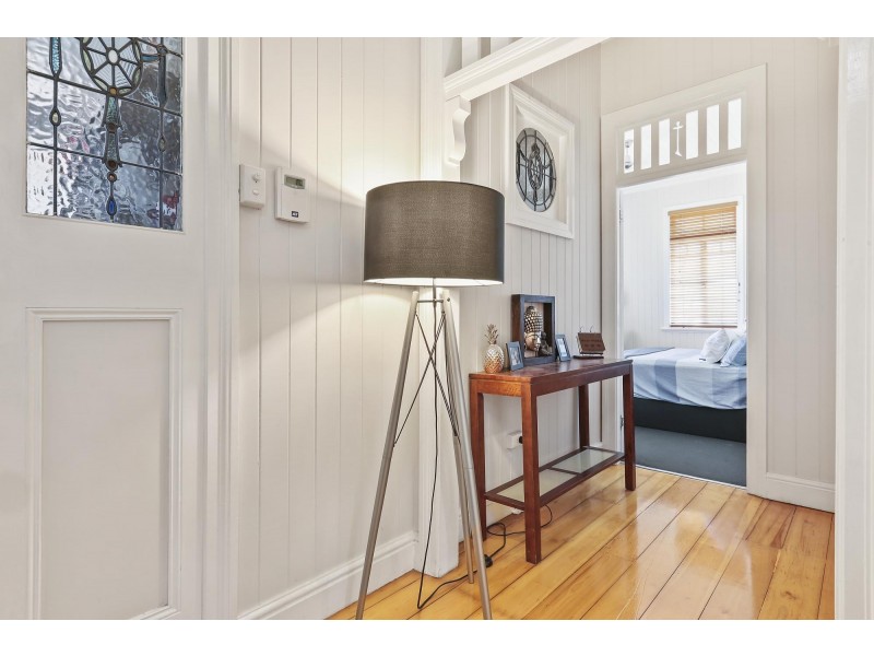 3 BRISBANE ROAD, Newtown QLD 4305