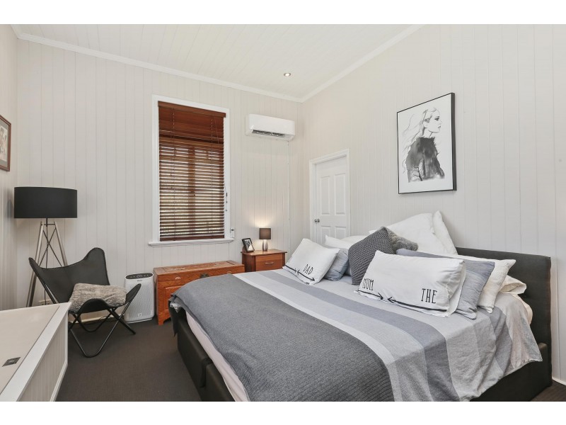 3 BRISBANE ROAD, Newtown QLD 4305