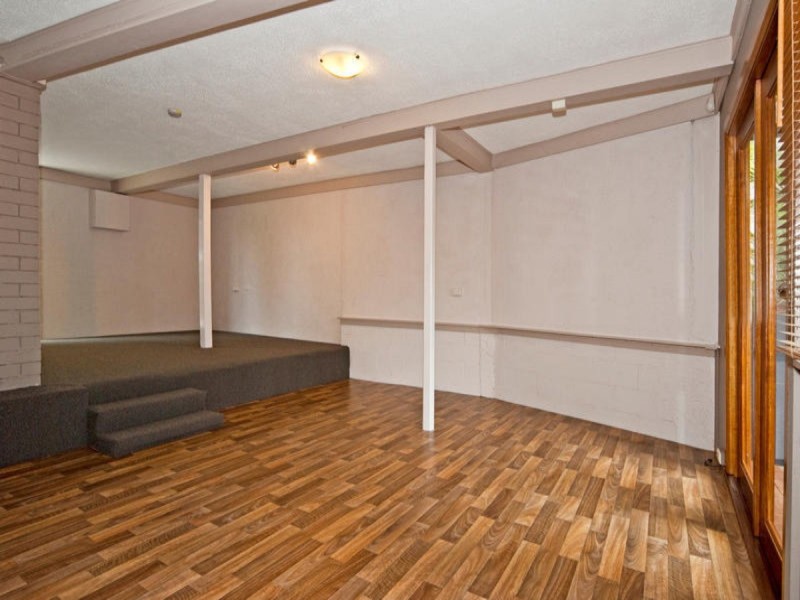 3 BRISBANE ROAD, Newtown QLD 4305