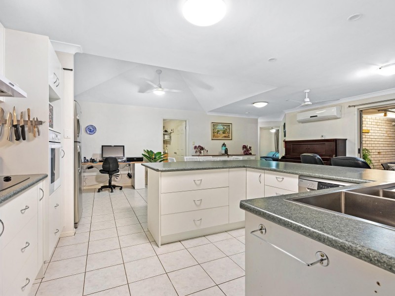 47 Jonquil Circuit, Flinders View QLD 4305