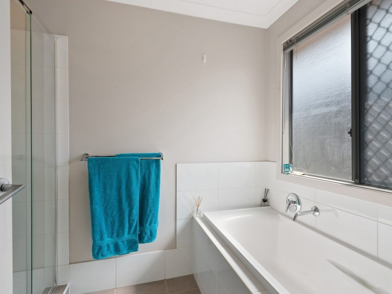 5 Stanbury Drive, Goodna QLD 4300