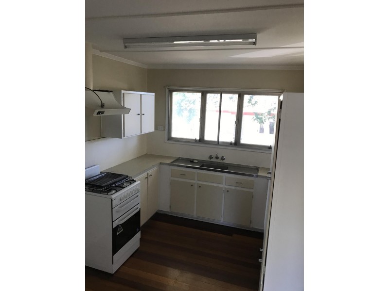 76 Aspinall Street, Leichhardt QLD 4305