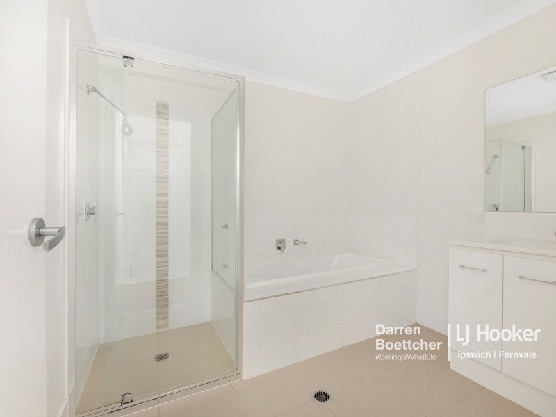 20 Napier Circuit, Silkstone QLD 4304