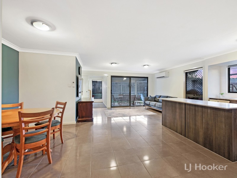 8 Bottlebrush Drive, Deebing Heights QLD 4306