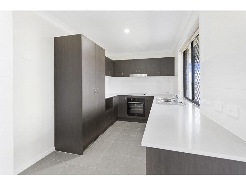 1/17 Gooloowan Circuit, Brassall QLD 4305