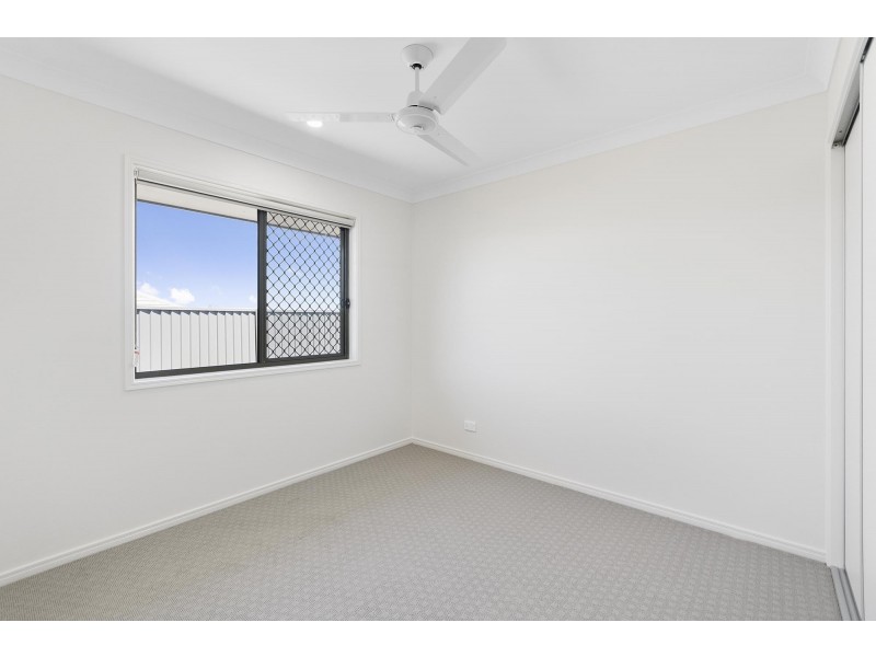 1/17 Gooloowan Circuit, Brassall QLD 4305