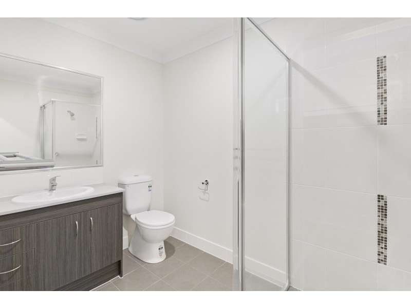 1/17 Gooloowan Circuit, Brassall QLD 4305