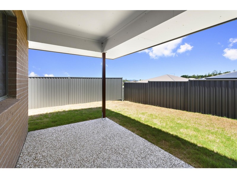 1/17 Gooloowan Circuit, Brassall QLD 4305