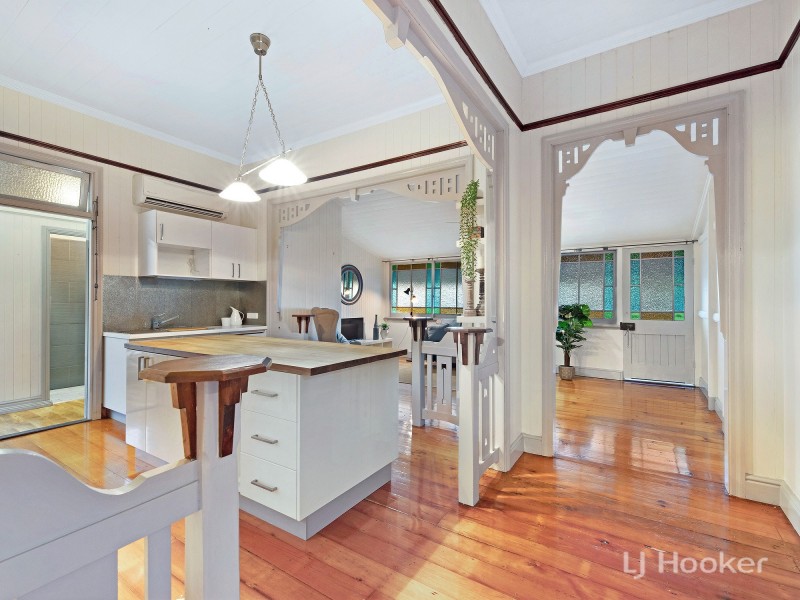 143 Blackstone Road, Silkstone QLD 4304