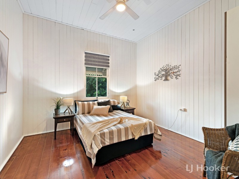 143 Blackstone Road, Silkstone QLD 4304