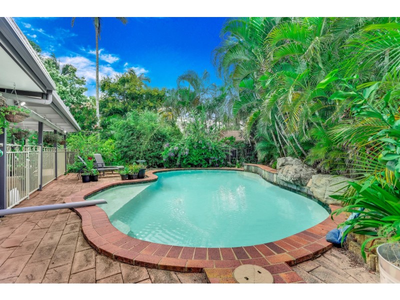 12 Hylacola Drive, Albany Creek QLD 4035