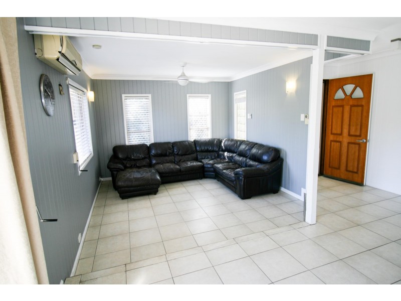 65 Farrell Drive, Walloon QLD 4306